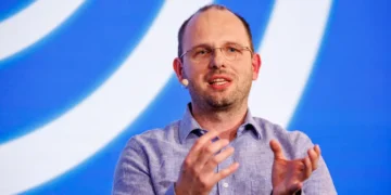 GitHub CEO: Microsoft's Memo About Evaluating AI Use Is 'Fair Game'