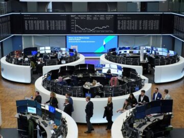 Global shares dip as Anthropic update hits software stocks