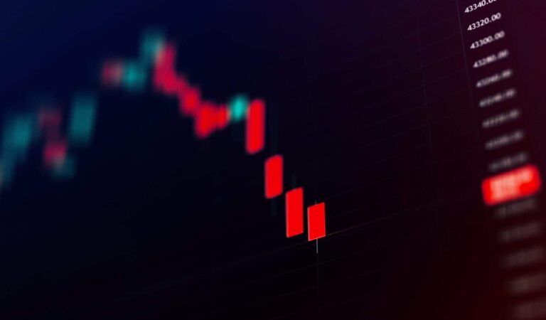 Новый инструмент Anthropic: влияние на устаревшее ПО